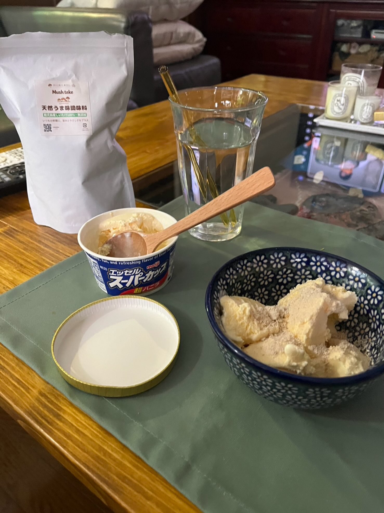 バニラアイスに混ぜ込むとバニラ感がアップしてコクが出ました。パウダーが嫌じゃないざらざら感を出して食べごたえがアップしました。アイスを食べながら食物繊維や栄養も取れてお腹を整えてくれます。